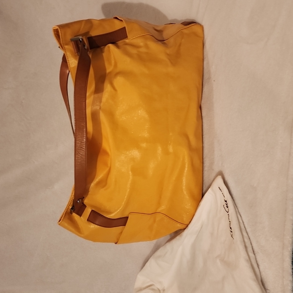 NWOT Kenneth Cole Bag